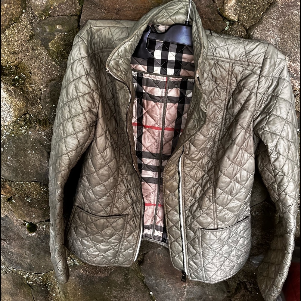 Burberry Women Zippered Quilted Jacket